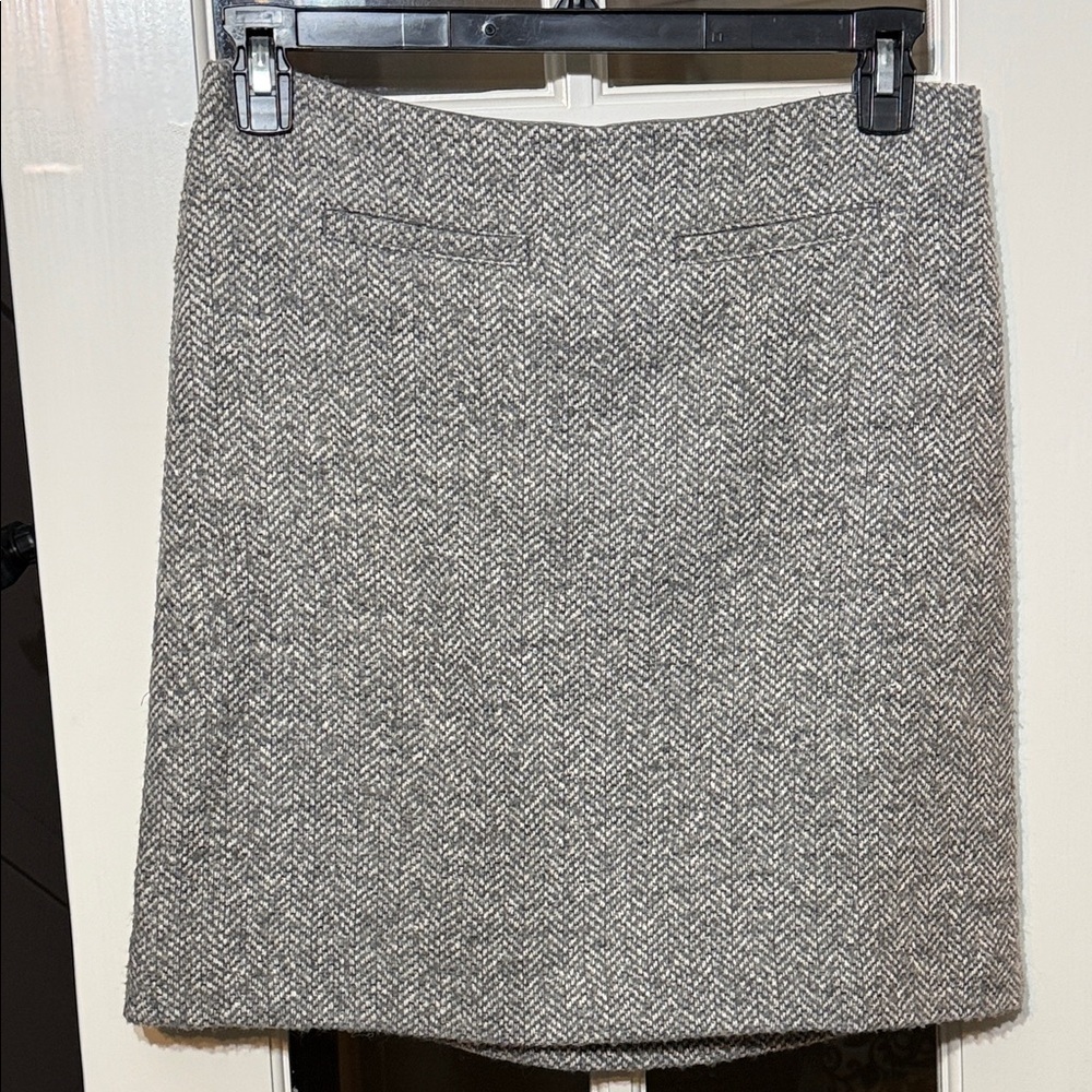 TALBOTS Classic Gray Wool Blend Herringbone Tweed Pencil Mini Skirt Size 8P